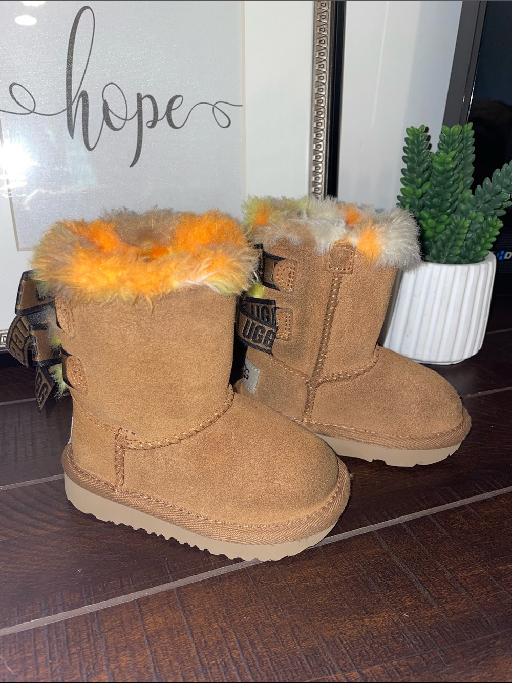 UGG Toddler Girls Suede Bailey Bow Boots Plaid Punk Faux Fur Trim Size 6